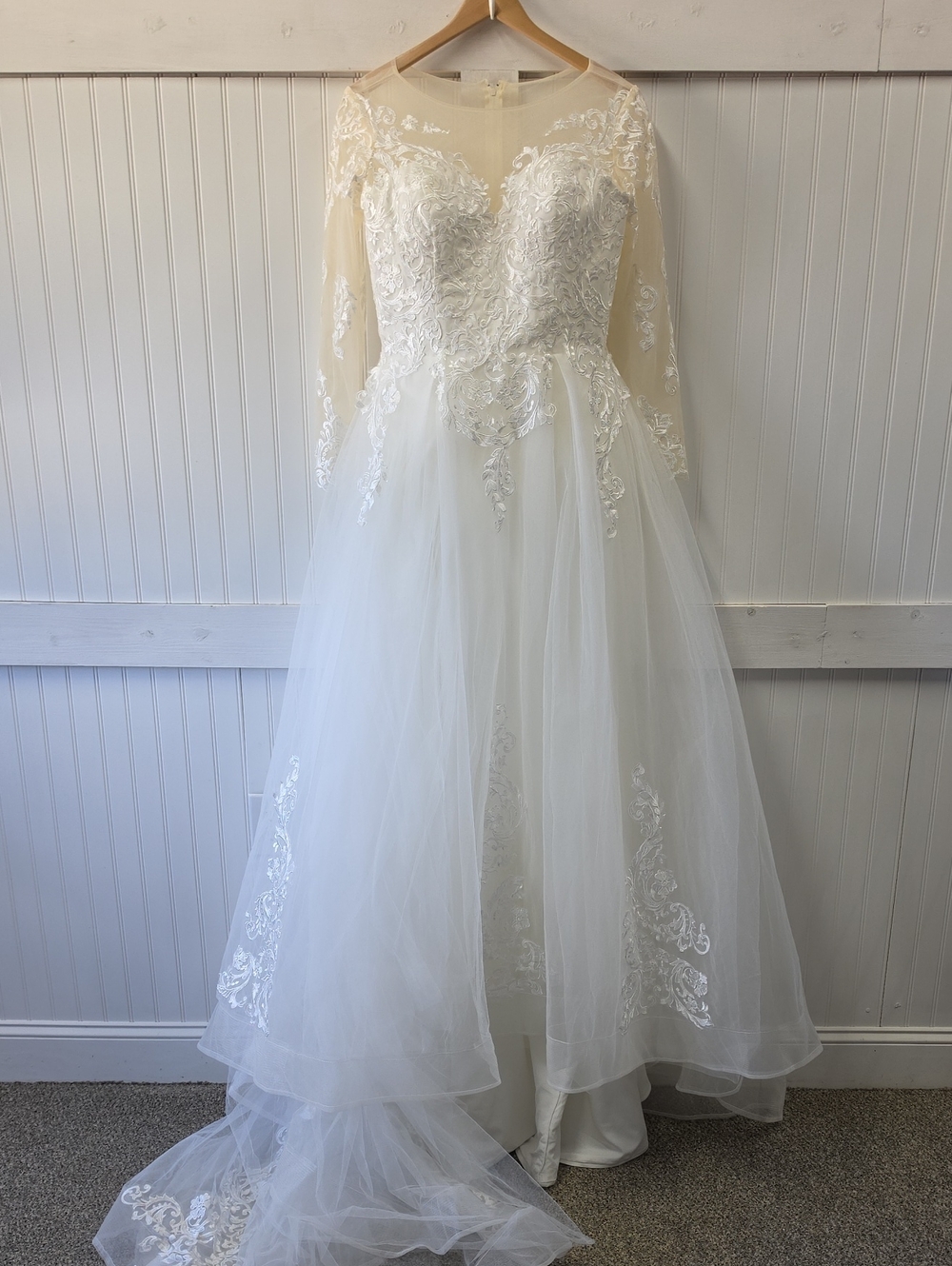 New Ivory White Lace Embroidered Appliqué Long Sleeve Train Ball Gown Dress Sz 8